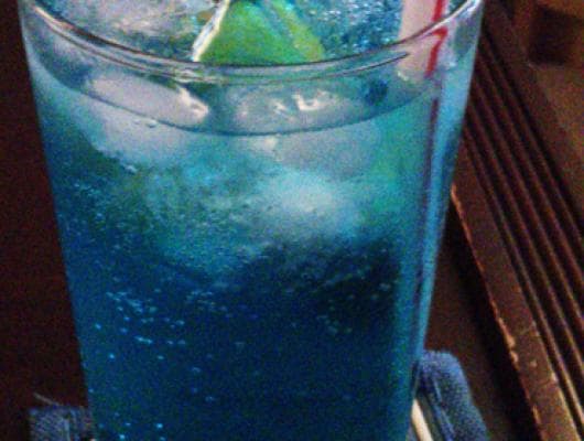 A Striking Blue Lagoon Cocktail Recipe