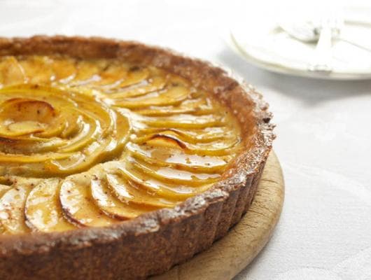 Apple-Cheesecake Tart with Salted Caramel Glaze