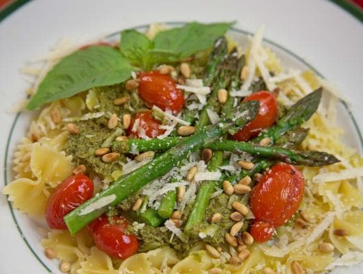 Asparagus and Cherry Tomatoes with Pesto on Farfalle Pasta
