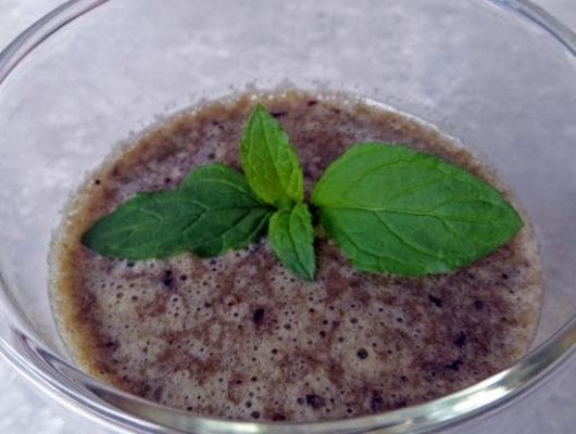 Baby Spinach, Blueberry and Wheatgrass Smoothie