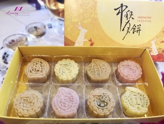 Baileys Snowskin Mooncakes with Black Sesame Paste (百利酒冰皮月饼)