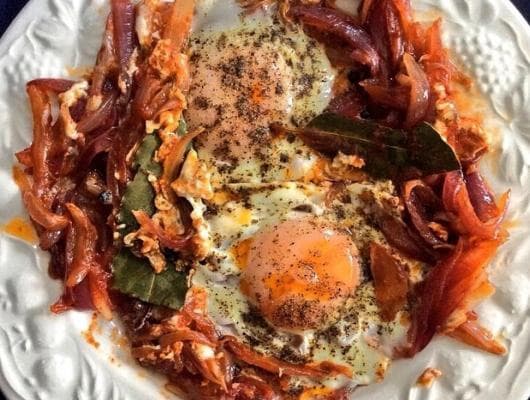 Baked Eggs with Tomato, Onion and Herbs