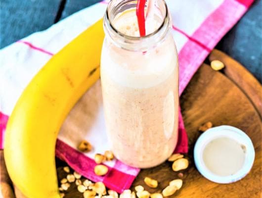 BANANA OAT SMOOTHIE